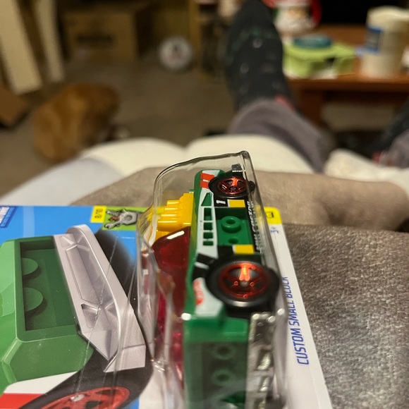 HotWheels Experimotors Custom Small Block - Picture 4 of 4